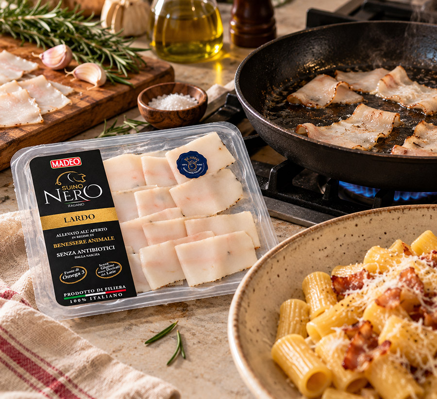 Madeo Slanina z čierneho kalabrijského ošípaného